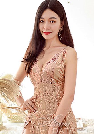 Gorgeous member profiles: East Asian American member Yinghong from Beijing